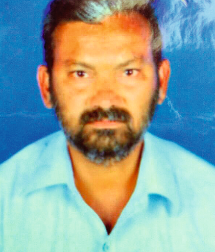 The farmer took a toll on the fall of the cotton crop. | पठाणी वसुलीला कंटाळून शेतक-याने घेतला विषाचा घोट!